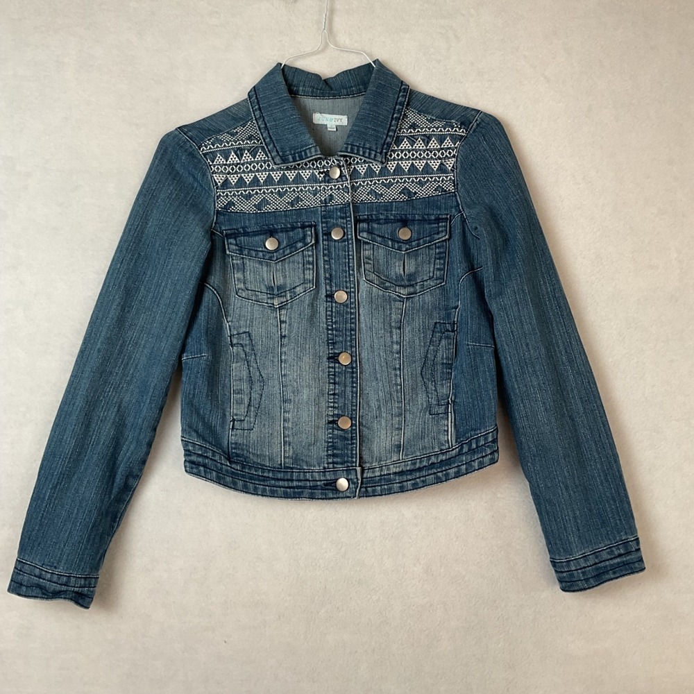 Jun & Ivy Womens Small Embroidered Blue Denim Trucker Jean Jacket Medium Wash
